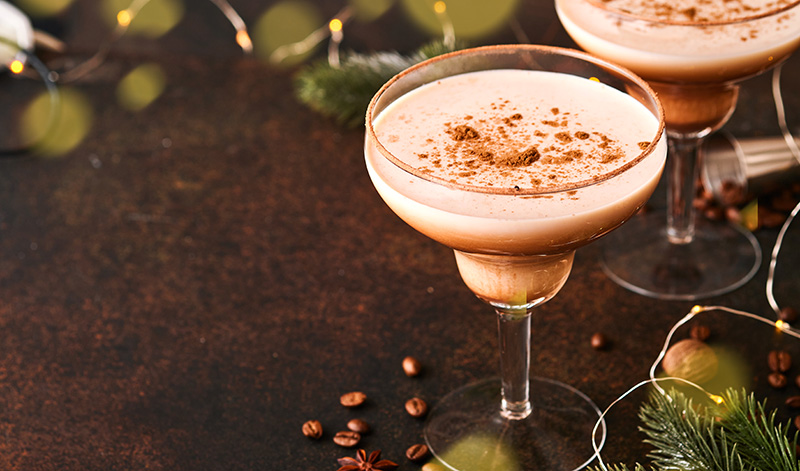 Der Brandy Alexander ist ein weihnachtlicher Shortdrink - und schmeckt auch ohne Brandy!