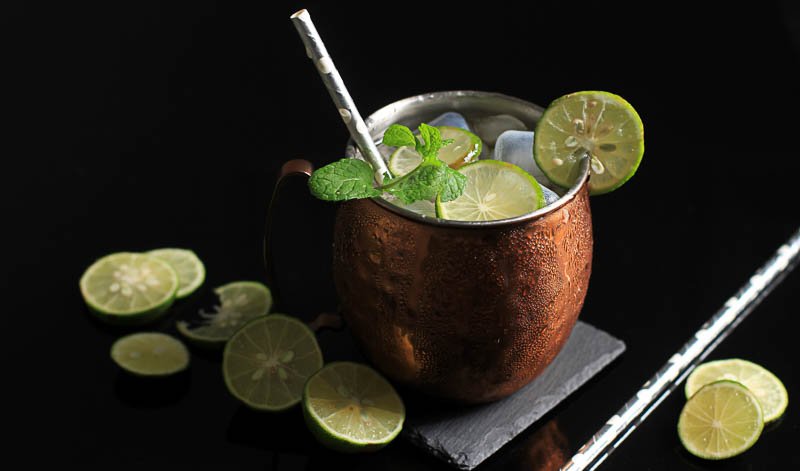 Der Moscow Mule wird klassischerweise in einem Kupferbecher serviert