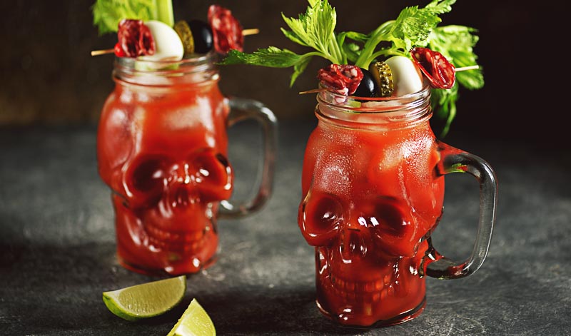 Bloody Mary ist ein ziemlich kalorienarmer Cocktail. Hier gelangst du zum Rezept!