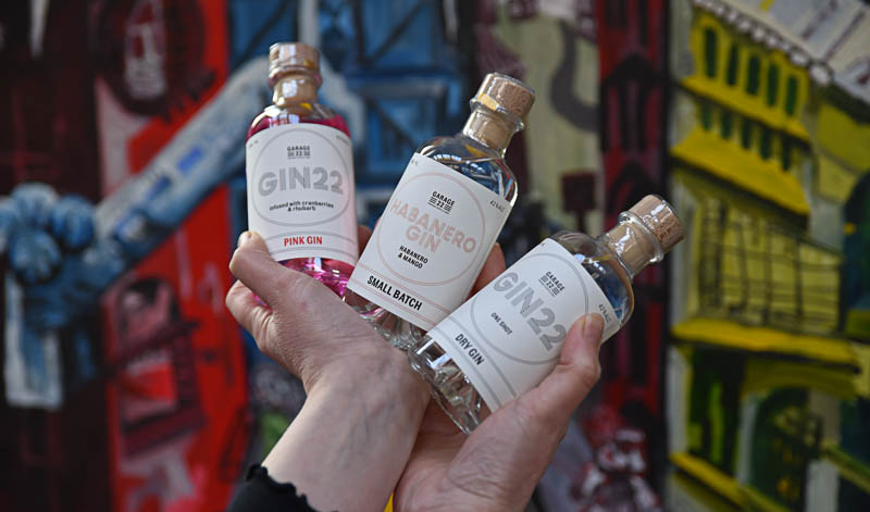Neben dem Habanero Gin stellt die Craft Destillerie Garage22 auch noch weitere Gin-Sorten her.