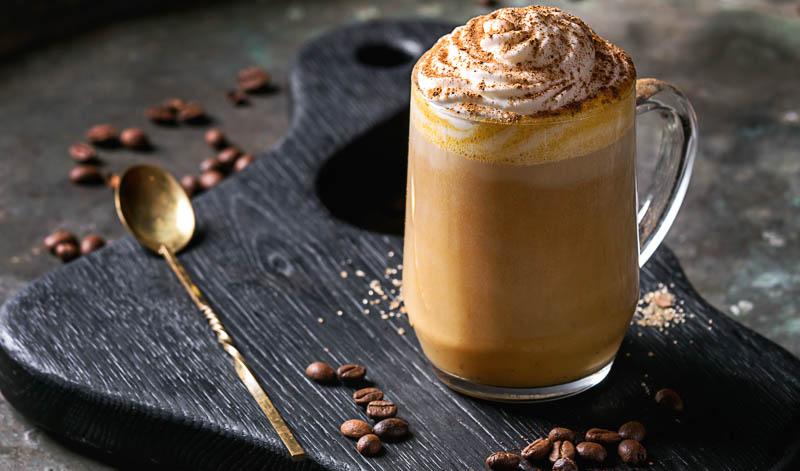 Pumpkin Spiced Latte zum selber machen - hier findest du das Rezept!