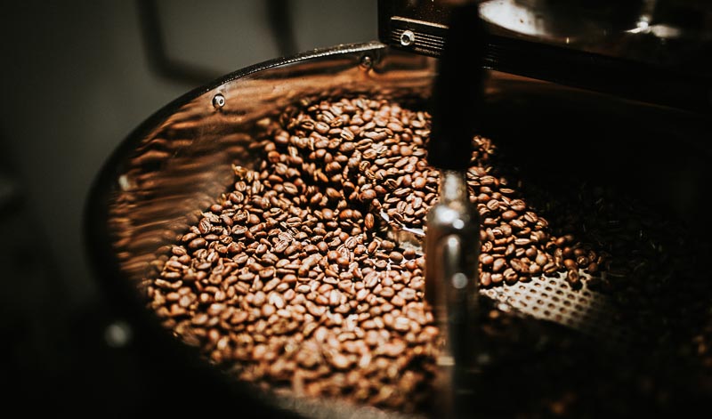 Guter Kaffee braucht seine Zeit - nicht nur vor der Ernte, sondern auch bei der Röstung.