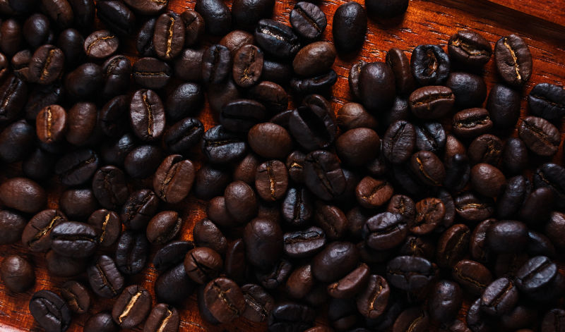 Dunkle Kaffeerästungen werden auch französische oder italienische Röstung genannt