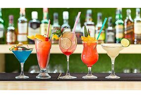 Pride Month 6 Cocktail-Rezepte in Regenbogen Farben
