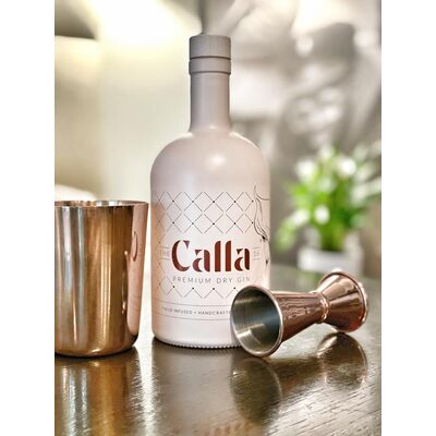 The Calla 16 Premium Dry Gin 3