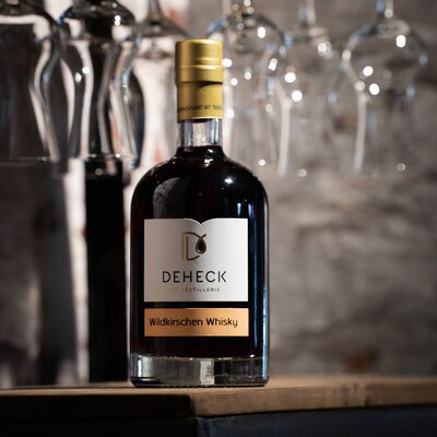 Wild cherries liqueur with whiskey