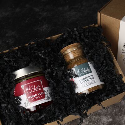 d'Hala China Gift Set (1x 5 spices powder + 1x chili oil)